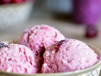 Boules de glace roses