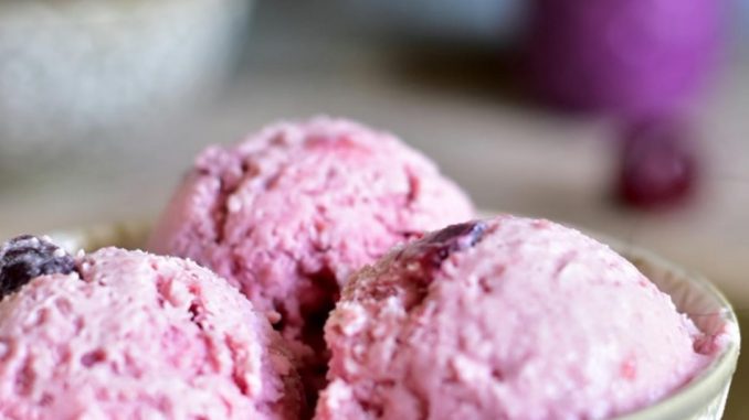 Boules de glace roses