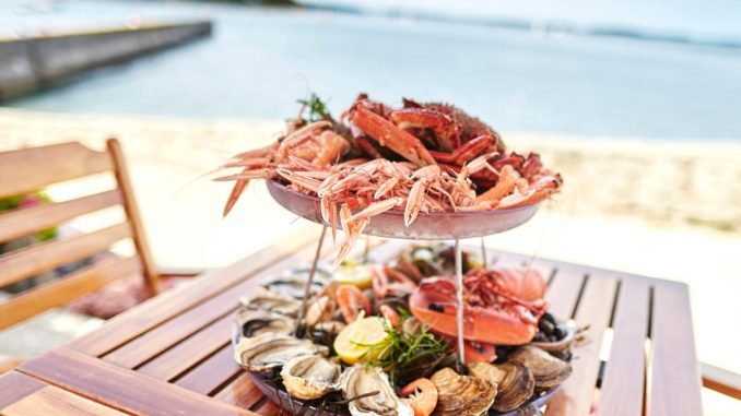 Plateau de fruit de mer à la plage